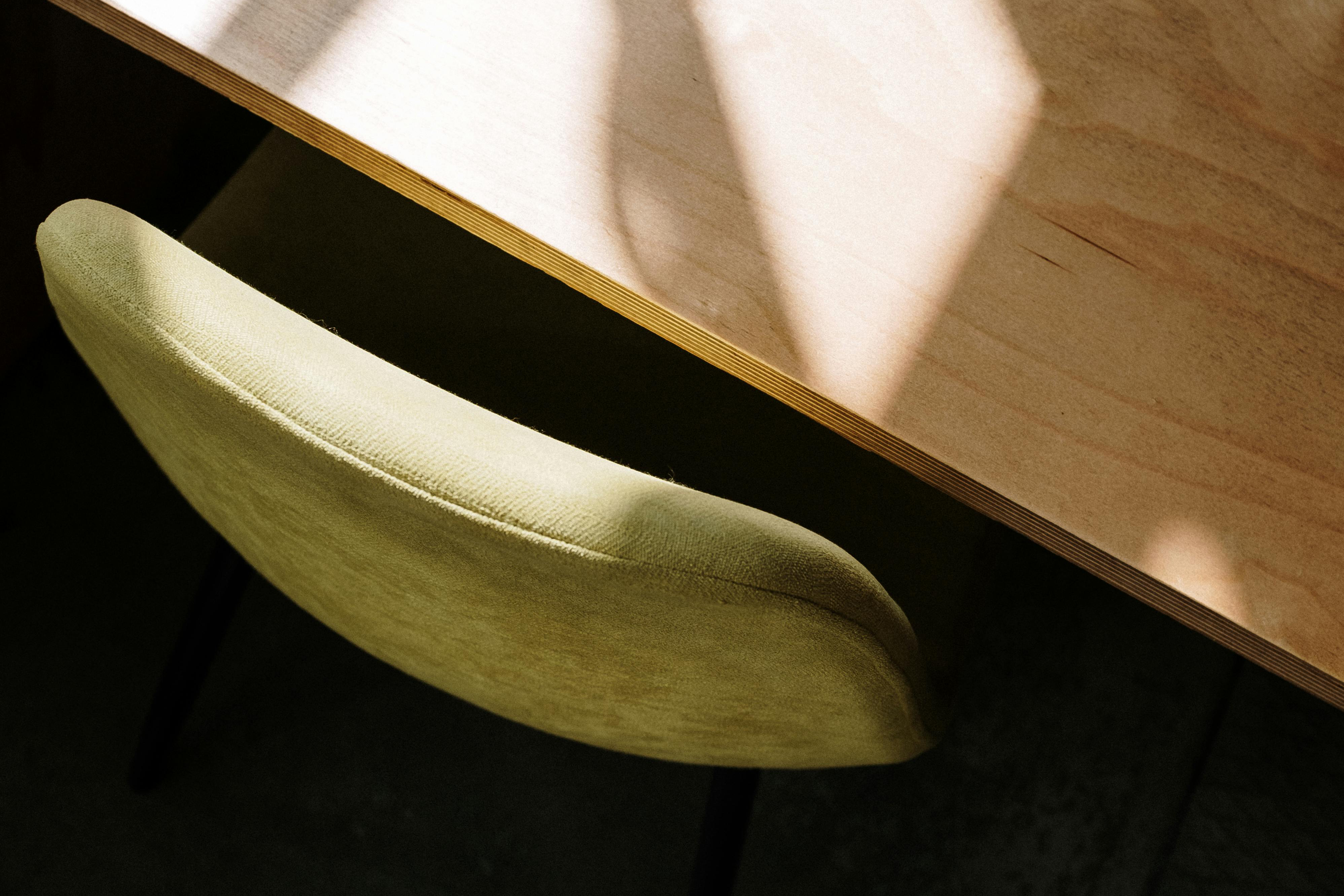 Picture of a chair and a desk